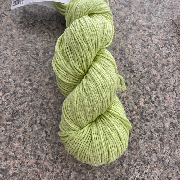 Berroco Weekend Yarn Skein Green - Picture 4 of 4